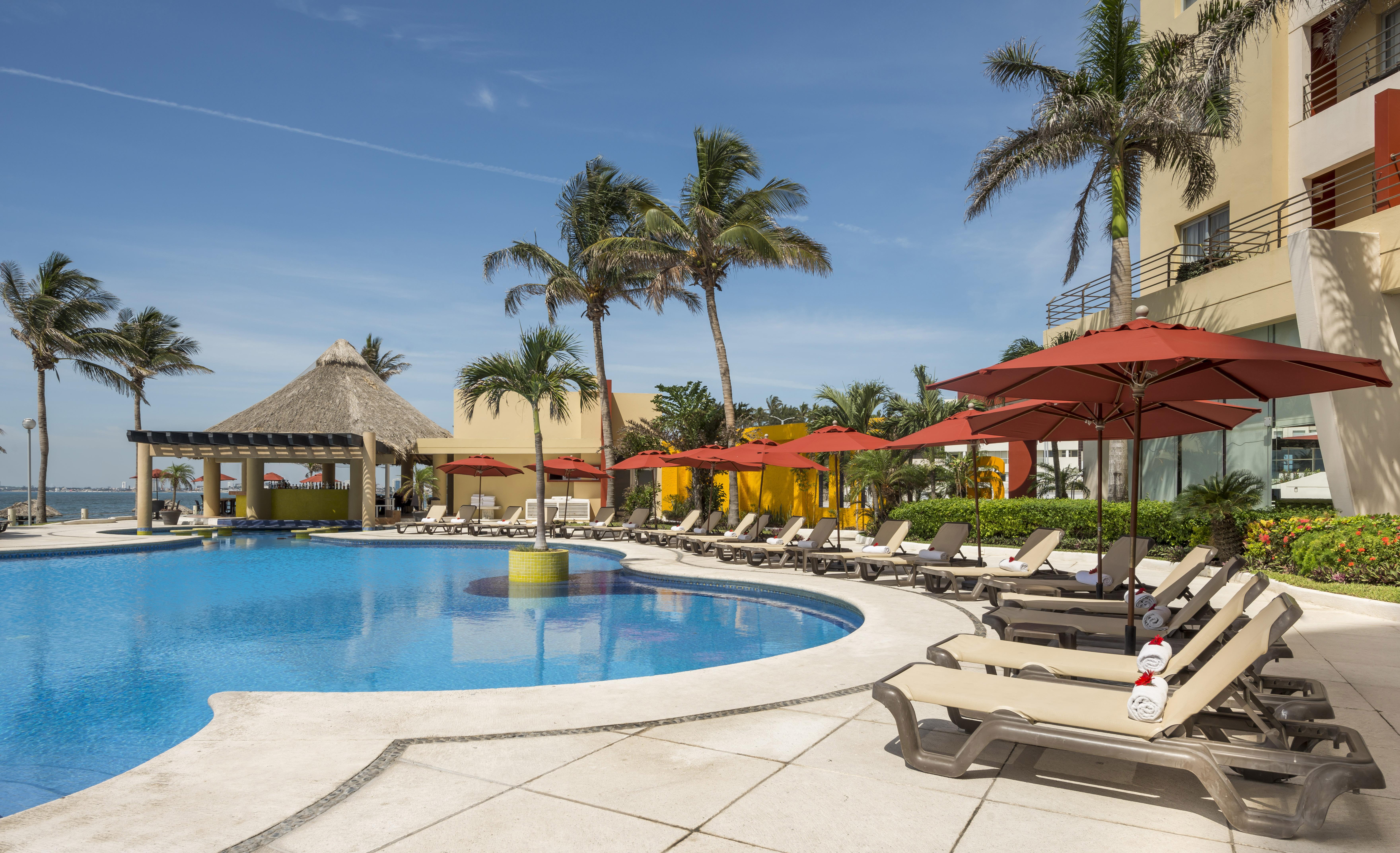 Camino Real Veracruz Dış mekan fotoğraf Pool at the Sheraton Nha Trang Hotel & Spa Resort