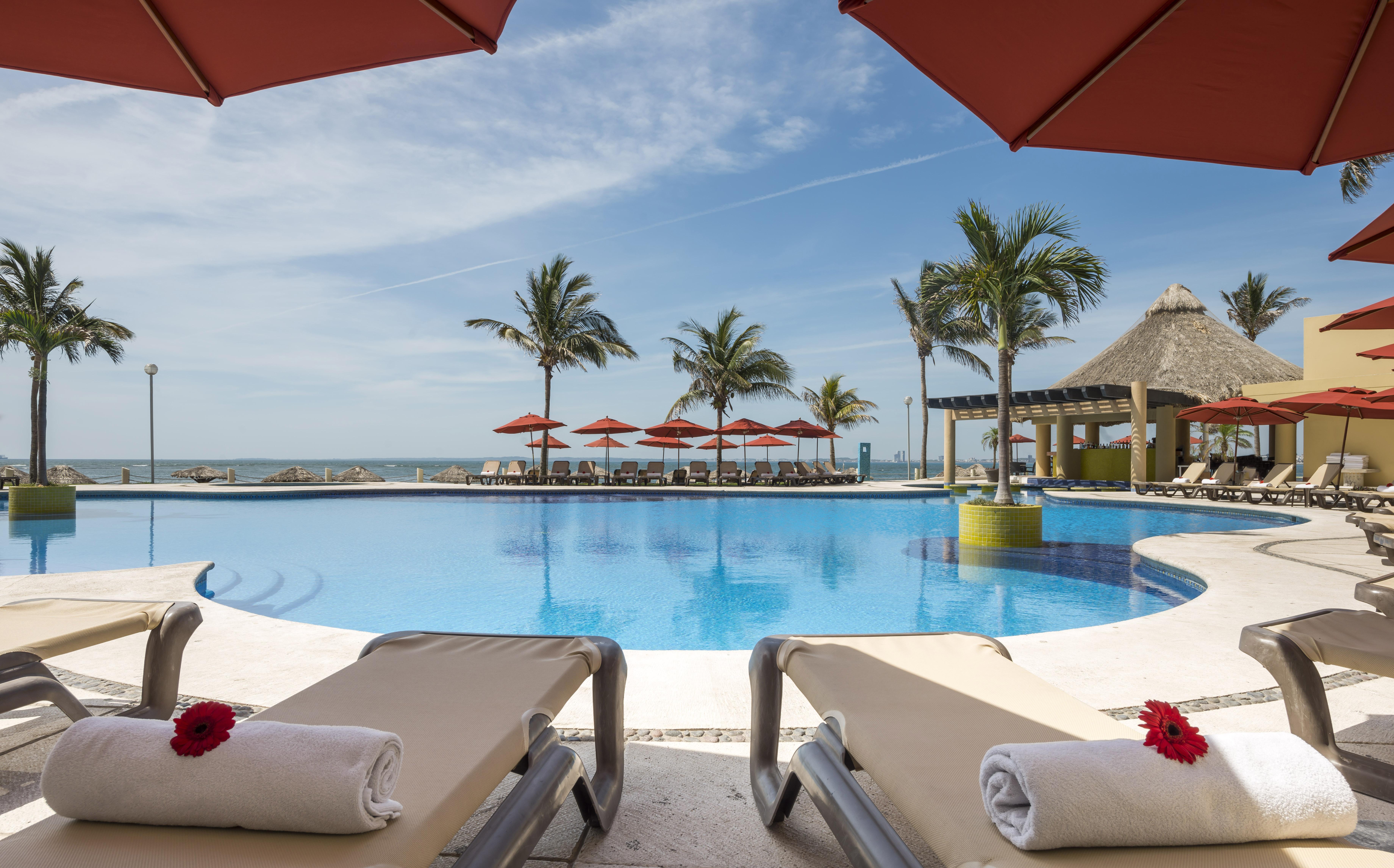 Camino Real Veracruz Dış mekan fotoğraf Pool at the Iberostar Grand Hotel Bávaro
