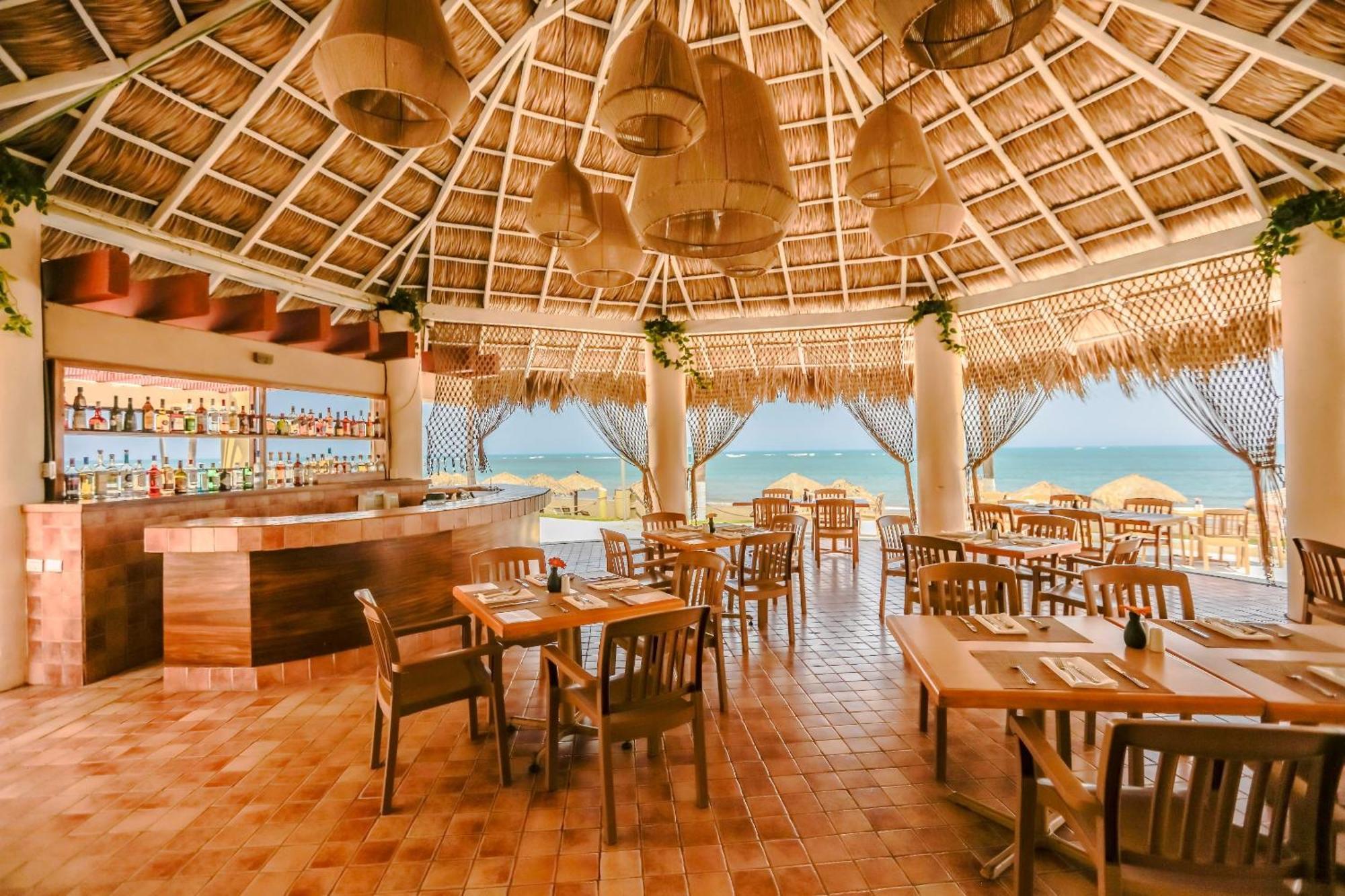 Camino Real Veracruz Dış mekan fotoğraf Restaurant at the resort